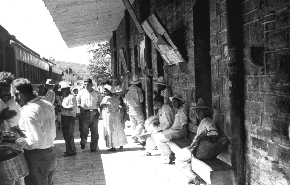 1937_08_18-1-087b-StationOnTrip-TehuacanToOaxaca.jpg