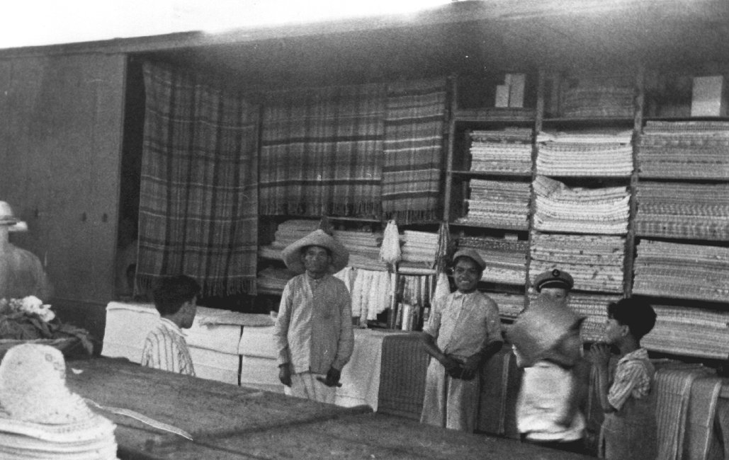 1937_08_19-1-101b-FabricStore-Oaxaca.jpg