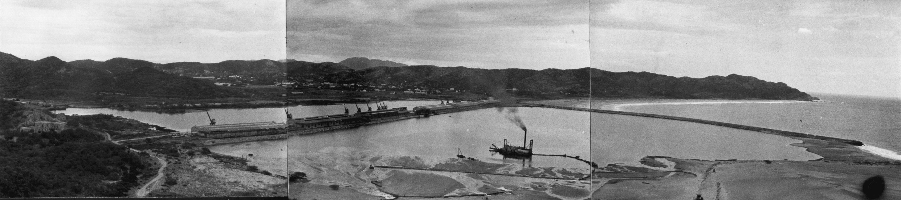 1937_09_01-3-073-PanoramaOfSalinaCruz.jpg